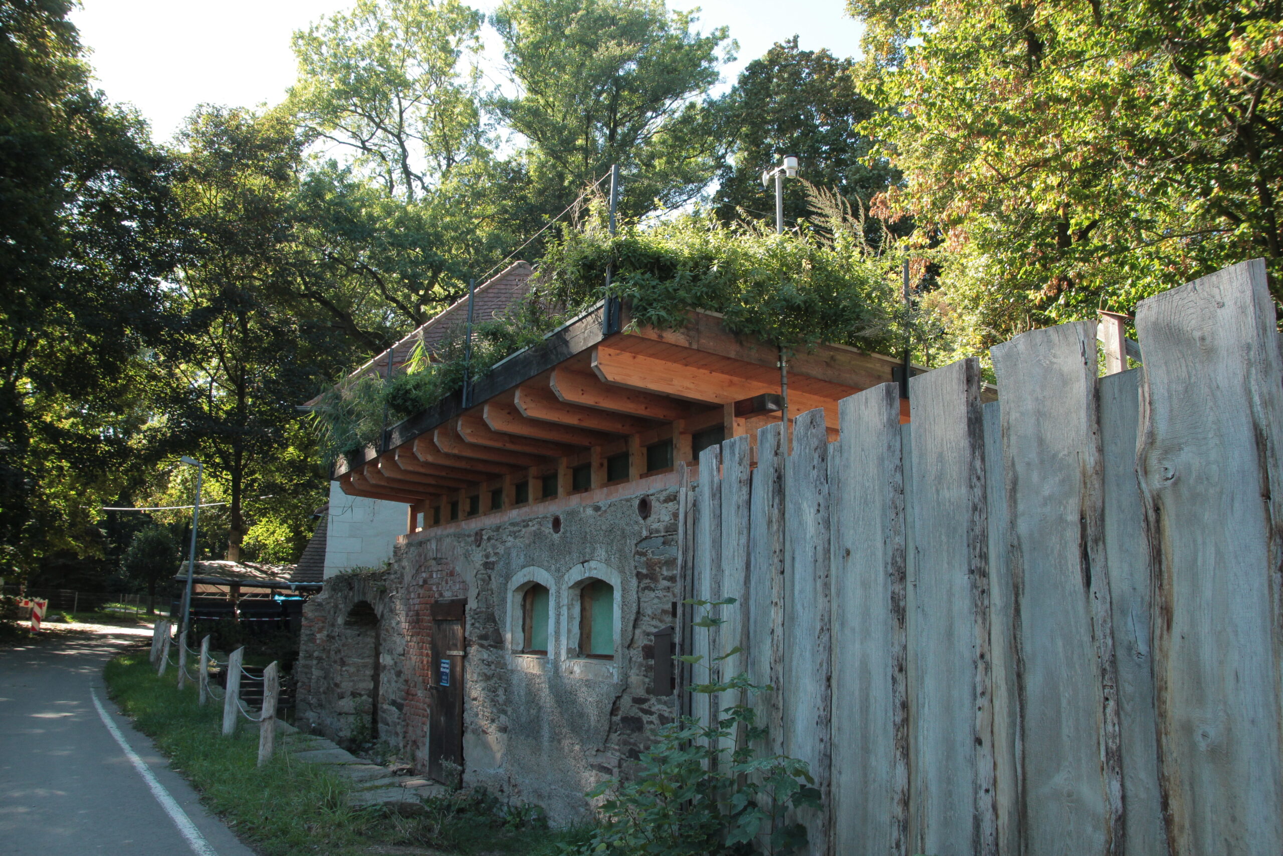 KlimaDach-Pflanzenkläranlage Forschungsprojekt TU Dresden & Aqua Nostra